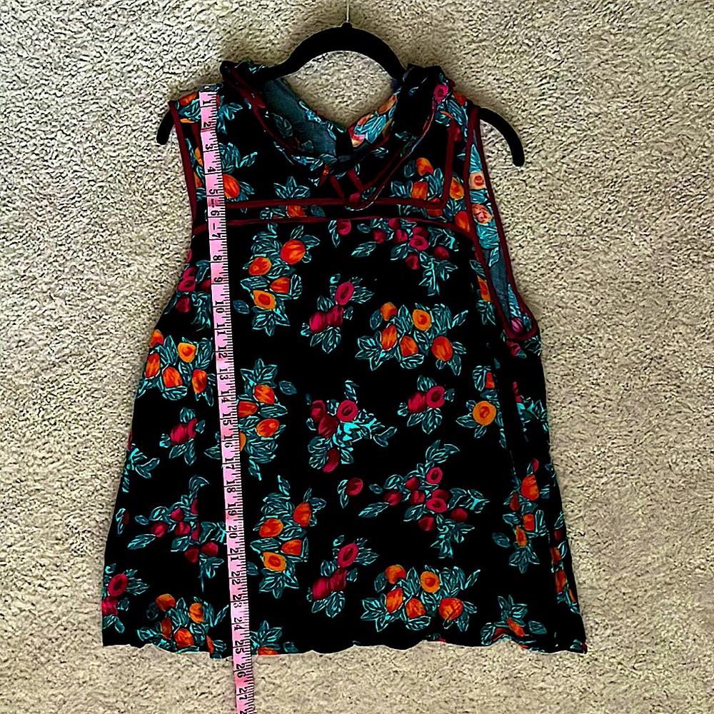 Sleeveless floral 2X plus size ModCloth top!
